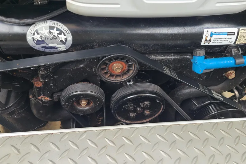 Slide: The Image of Engine components of a 2015 Formula 270 Bowrider with ultra-low emissions label. - 20