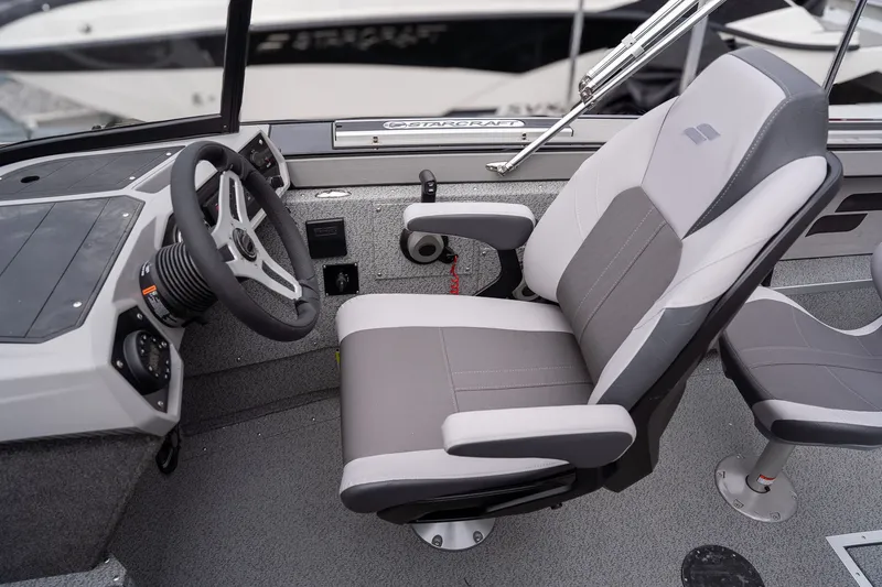 Slide: The Image of Starcraft FISHMASTER 196DC 2026 - 11