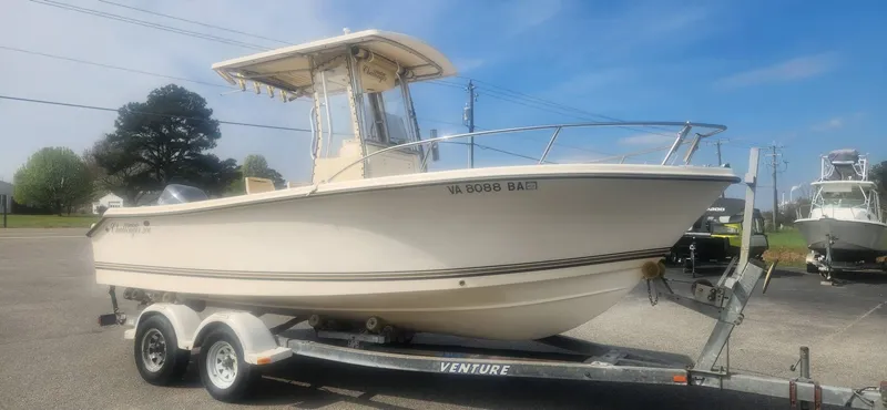 The Image of 2003 KenCraft Challenger 206 boat on trailer, side view. - 0