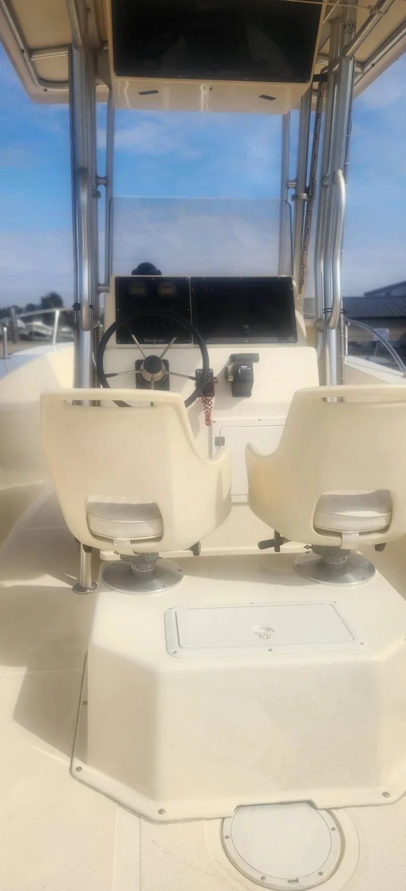 Slide: The Image of Interior view of a 2003 KenCraft Challenger 206 boat. - 7