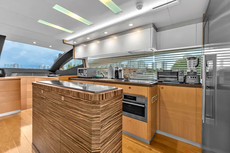 Slide: The Image of Astondoa 72 GLX 2013 - 51