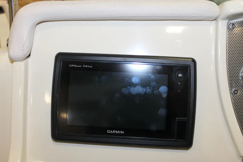 Slide: The Image of Garmin GPSMAP 741xs on 2018 Chris-Craft Launch 34 dashboard. - 27