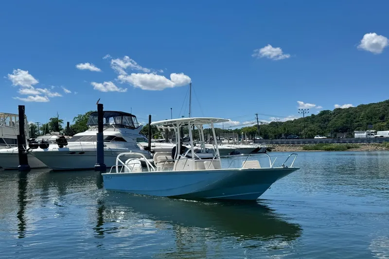 Slide: The Image of Boston Whaler 210 Montauk 2026 - 28