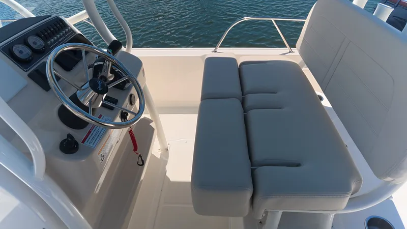 Slide: The Image of Boston Whaler 210 Montauk 2026 - 15