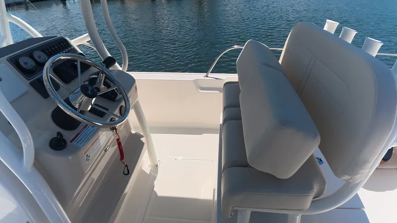 Slide: The Image of Boston Whaler 210 Montauk 2026 - 14