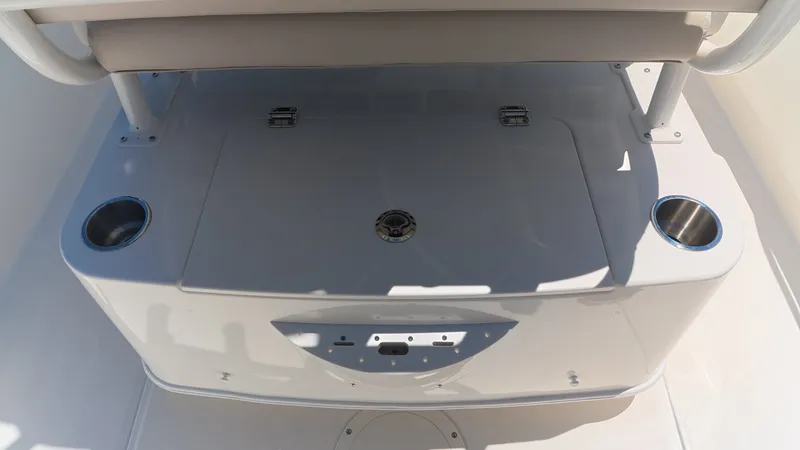 Slide: The Image of Boston Whaler 210 Montauk 2026 - 12