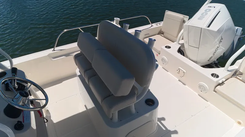 Slide: The Image of Boston Whaler 210 Montauk 2026 - 4