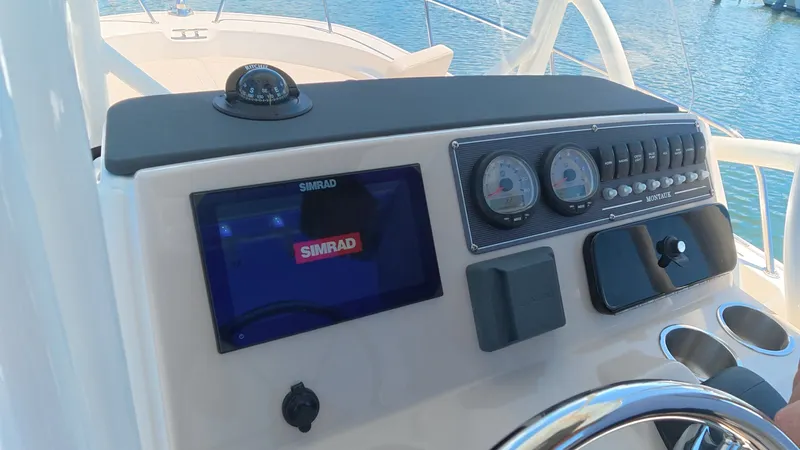 Slide: The Image of Boston Whaler 210 Montauk 2026 - 17