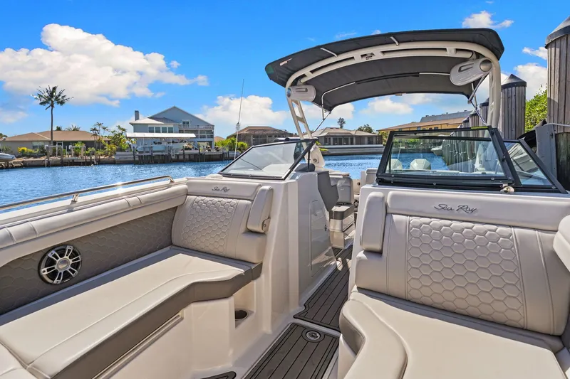 Slide: The Image of Sea Ray SDX 290 Outboard 2023 - 12