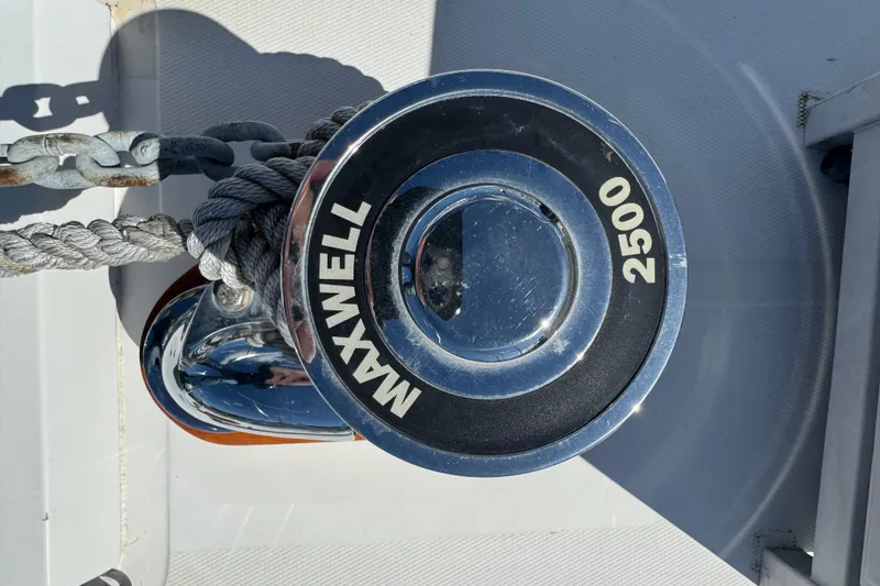 Slide: The Image of Maxwell 2500 windlass on 1987 Lien Hwa 47 Cockpit Motoryacht deck. - 3