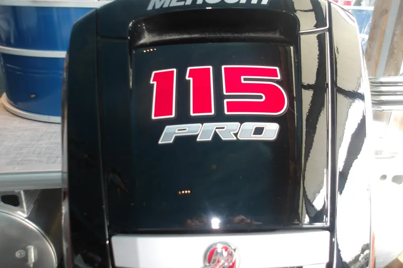 Slide: The Image of Mercury 115 Pro outboard motor on 2026 Sun Tracker Party Barge 20 DLX. - 5