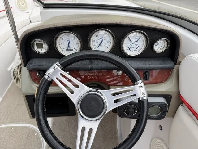 Slide: The Image of Four Winns 200 Horizon 2010 - 13