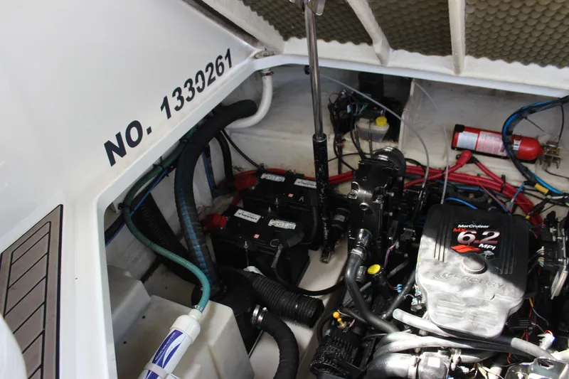 Slide: The Image of Engine compartment of 2006 Sea Ray Sundancer 260 with MerCruiser 6.2 MPI engine. - 33