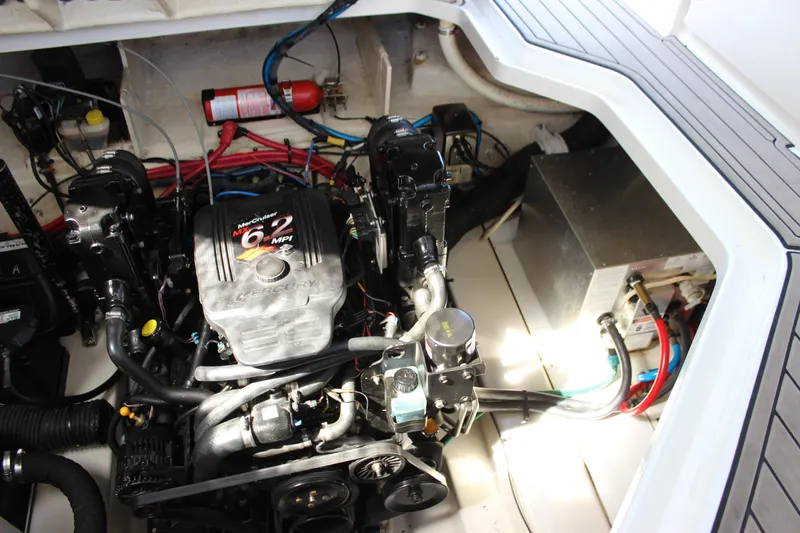 Slide: The Image of Engine compartment of 2006 Sea Ray Sundancer 260 with MerCruiser 6.2 MPI engine. - 34