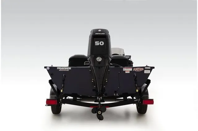 Slide: The Image of Tracker Pro 170 2022 - 35