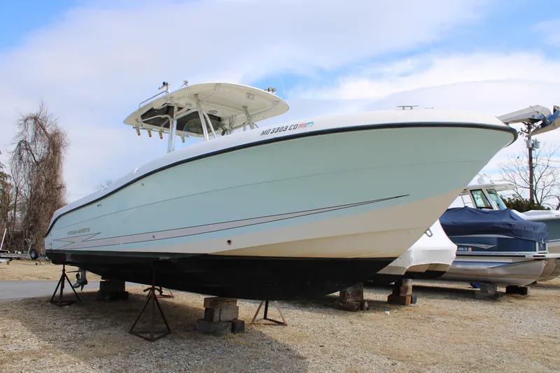 The Image of 2007 Hydra-Sports Vector 2900 CC boat on stands, side view. - 0