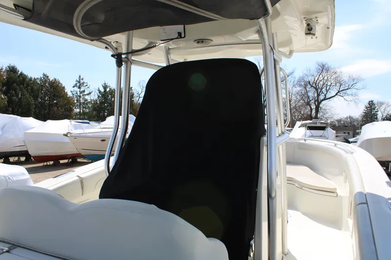 Slide: The Image of 2007 Hydra-Sports Vector 2900 CC boat interior with covered console and seating. - 16