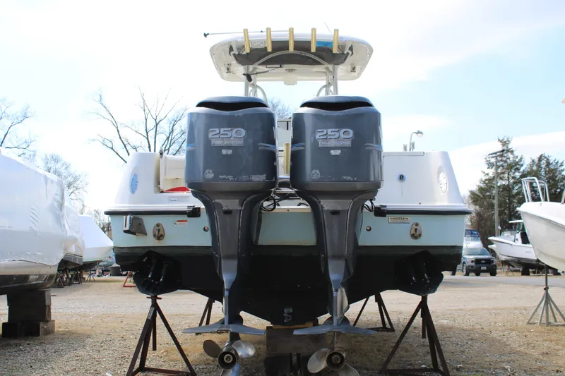 Slide: The Image of 2007 Hydra-Sports Vector 2900 CC with twin 250 horsepower engines, rear view. - 3