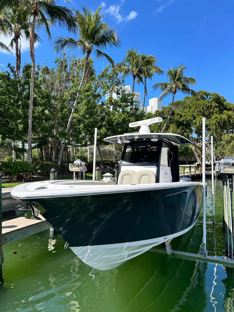 The Image of Sportsman 302 Center Console 2021 - 0