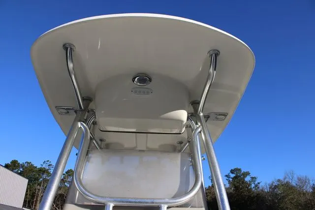 Slide: The Image of Bulls Bay 255 Center Console 2026 - 15