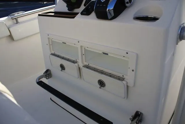 Slide: The Image of Bulls Bay 255 Center Console 2026 - 27