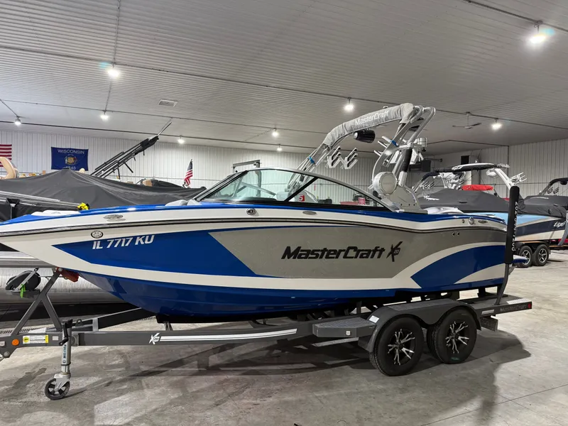 The Image of 2016 MasterCraft X20 boat in a storage facility. - 0