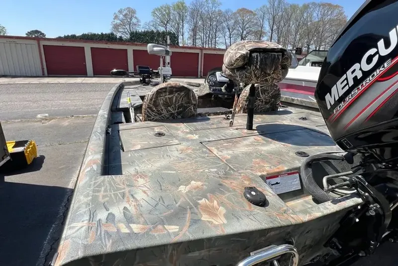 Slide: The Image of Triton 17 C TX 2015 - 15