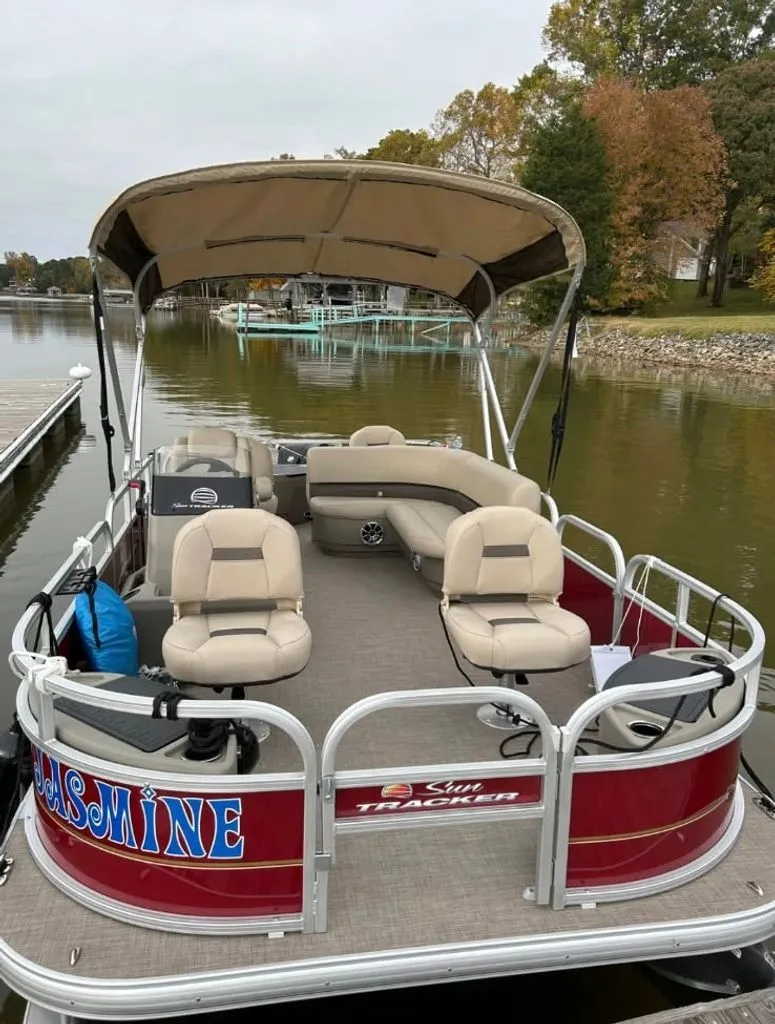 Slide: The Image of Sun Tracker Bass Buggy 2024 - 5