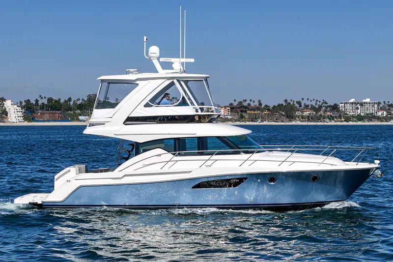 Slide: The Image of Tiara 44 Flybridge 2018 - 10