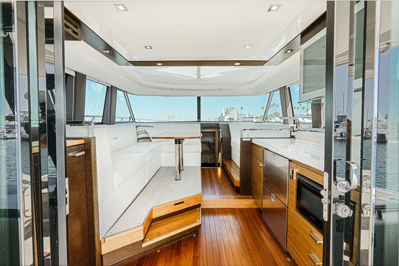 Slide: The Image of Tiara 44 Flybridge 2018 - 11