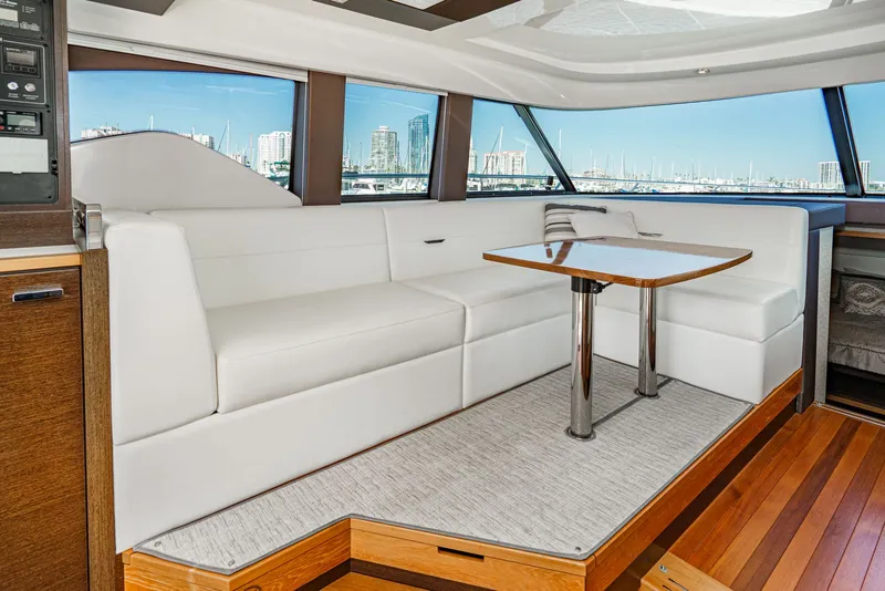 Slide: The Image of Tiara 44 Flybridge 2018 - 15