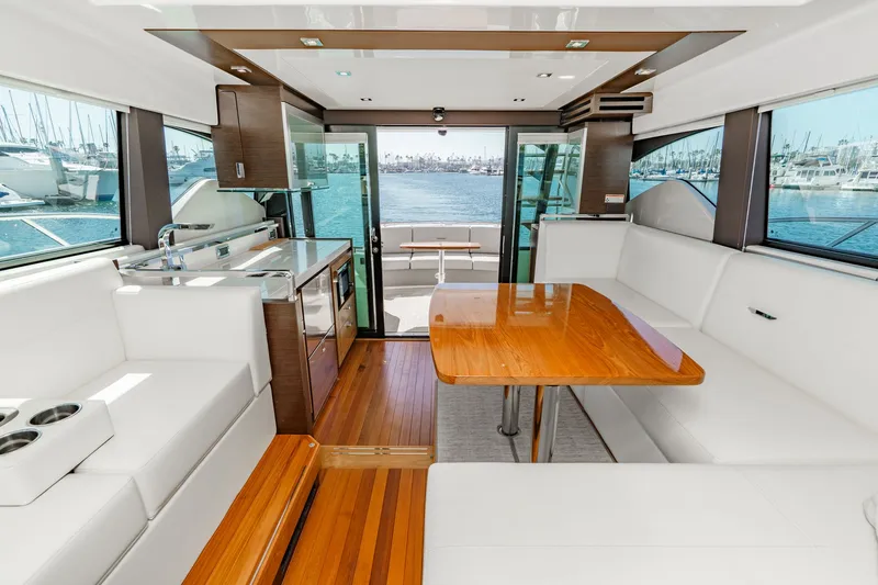 Slide: The Image of Tiara 44 Flybridge 2018 - 18