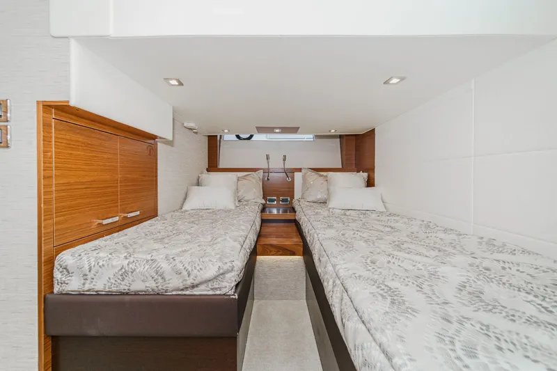 Slide: The Image of Tiara 44 Flybridge 2018 - 23