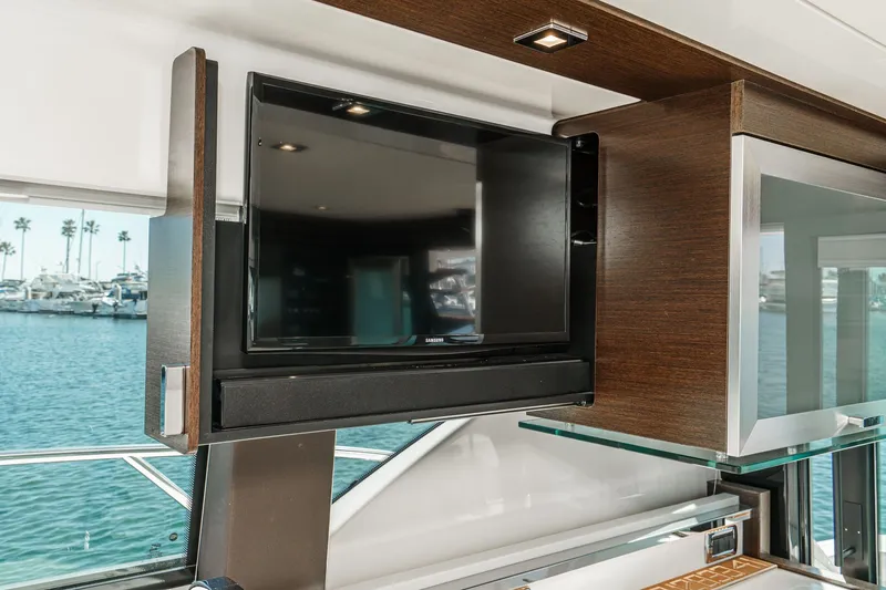 Slide: The Image of Tiara 44 Flybridge 2018 - 24