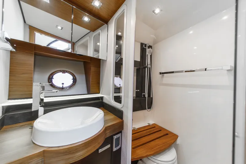 Slide: The Image of Tiara 44 Flybridge 2018 - 26