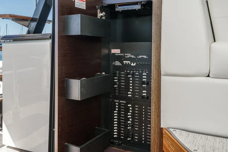 Slide: The Image of Tiara 44 Flybridge 2018 - 40