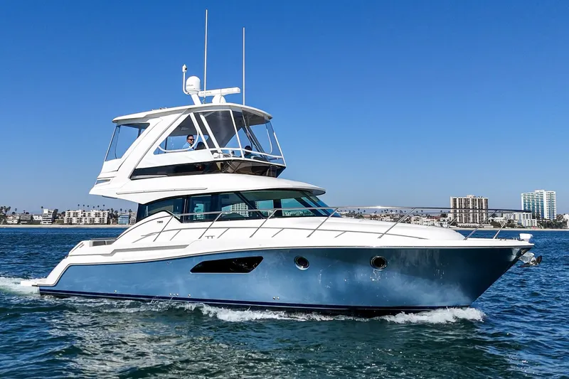 Slide: The Image of Tiara 44 Flybridge 2018 - 51