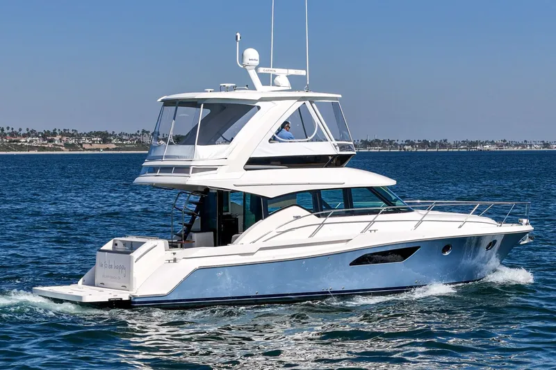 Slide: The Image of Tiara 44 Flybridge 2018 - 53