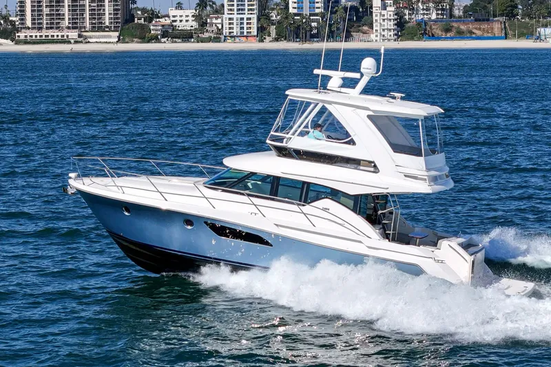 Slide: The Image of Tiara 44 Flybridge 2018 - 7