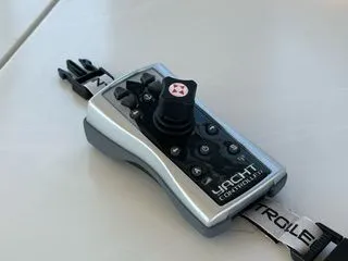 Slide: The Image of Tiara F 44 2018 - 47