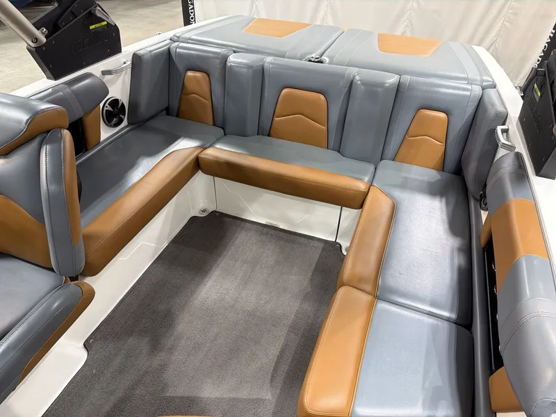 Slide: The Image of Malibu Wakesetter 21 MLX 2020 - 10