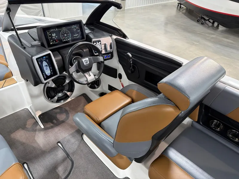 Slide: The Image of Malibu Wakesetter 21 MLX 2020 - 13