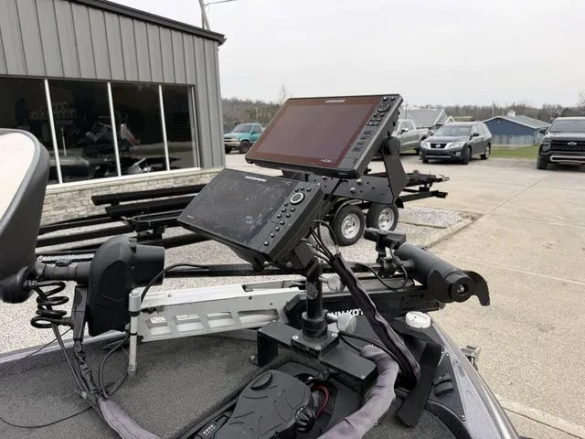 Slide: The Image of Skeeter ZX225 2021 - 10