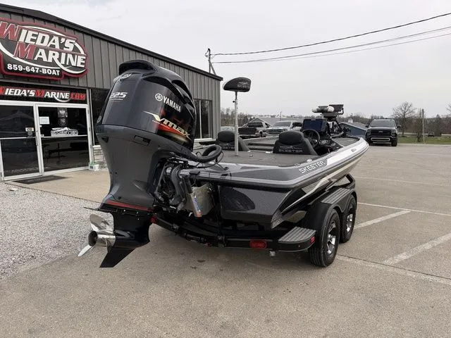 Slide: The Image of Skeeter ZX225 2021 - 2