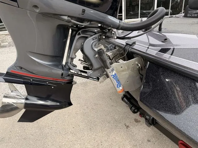 Slide: The Image of Skeeter ZX225 2021 - 3