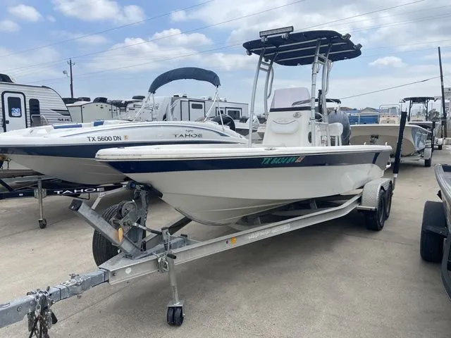 The Image of NauticStar 2110 2013 - 1