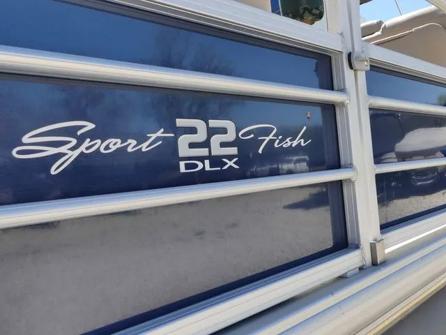 Slide: The Image of Sun Tracker SportFish 22 DLX 2019 - 4