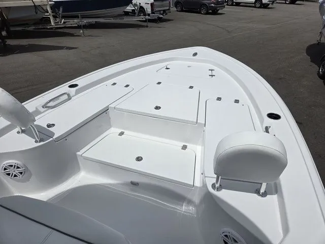 Slide: The Image of Sportsman Masters 247 Bay Boat 2026 - 4