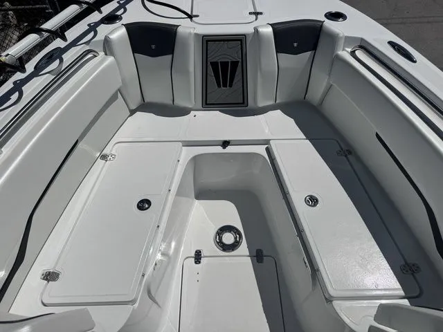 Slide: The Image of Interior view of Wellcraft Fisherman 243 XB 2026 boat. - 33