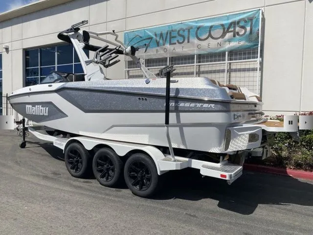 Slide: The Image of 2025 Malibu Wakesetter 24 MXZ boat at West Coast Boat Center. - 3